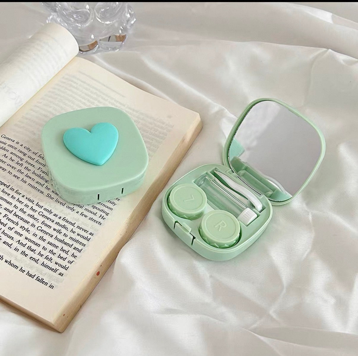 Heart-Shaped Contact Lens Case – Compact Travel Lens Organizer
